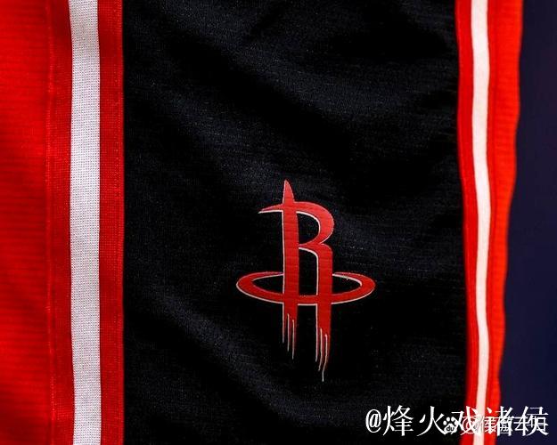 梅尔顿谈与库里搭档:我不能只盯着他,需要保持进攻侵略性 梅尔顿谈与库里搭档:我不能只盯着他,需要保持进攻侵略性