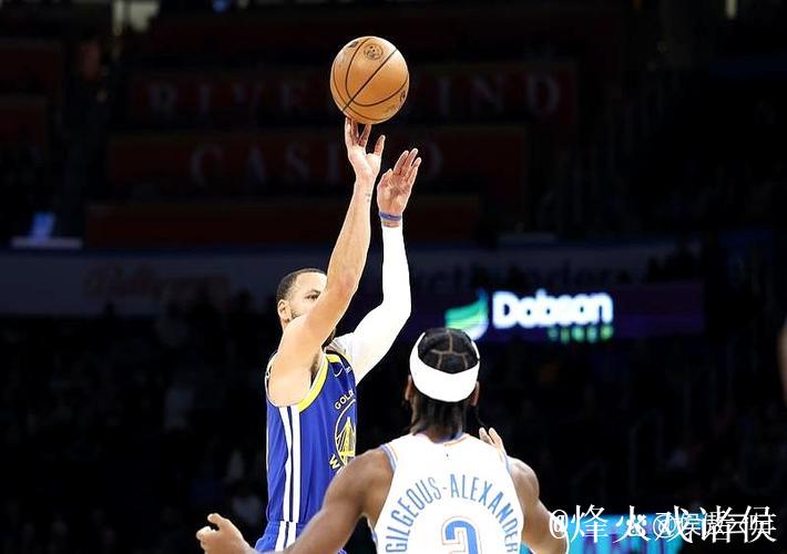 梅尔顿谈与库里搭档:我不能只盯着他,需要保持进攻侵略性 梅尔顿谈与库里搭档:我不能只盯着他,需要保持进攻侵略性